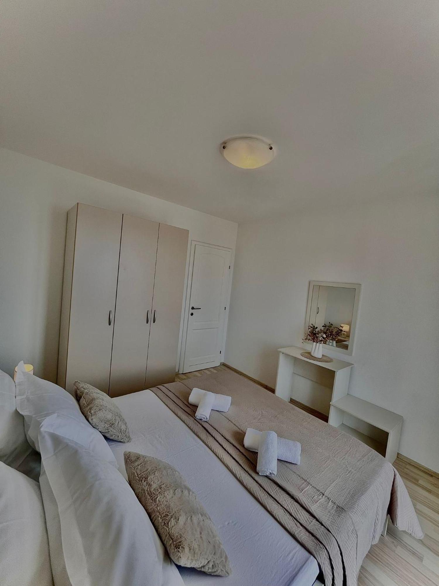 Apartments Katara Brela Eksteriør bilde